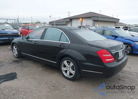 2013 Mercedes-Benz S 550 4Matic z USA, uszkodzony, nr VIN WDDNG9EB8DA494016